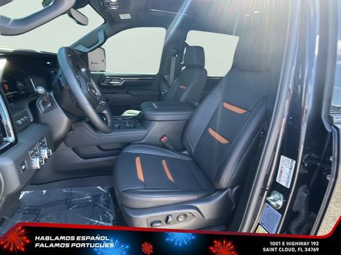 Used 2025 GMC Sierra 2500 AT4 w/ AT4 Premium Plus Package AWD/4WD image 12