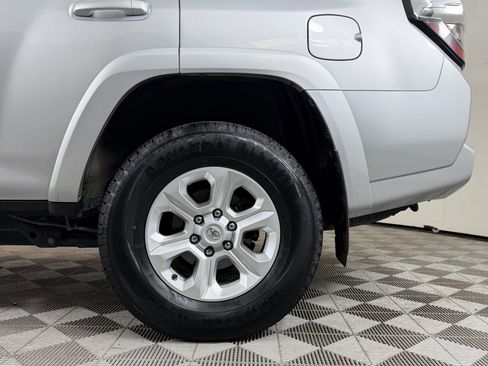 Used 2024 Toyota 4Runner SR5 AWD/4WD image 26