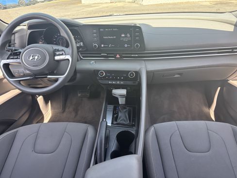 Used 2023 Hyundai Elantra SEL FWD image 14
