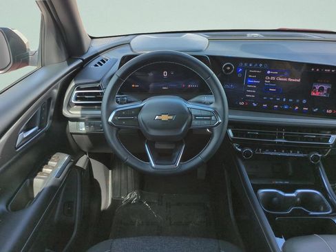 Used 2026 Chevrolet Traverse LT w/ Driver Confidence Package FWD image 12