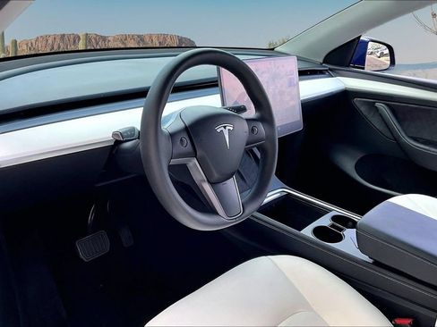 Used 2025 Tesla Model Y Long Range RWD image 14