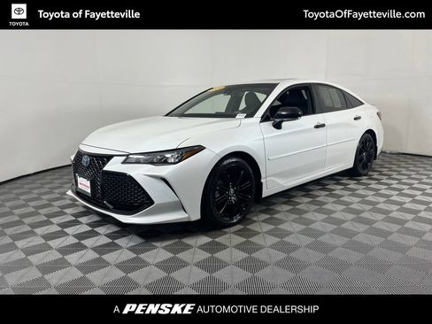 Used 2022 Toyota Avalon XSE FWD image 1