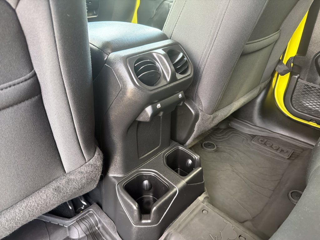 Used 2022 Jeep Wrangler Unlimited Sport AWD/4WD image 26