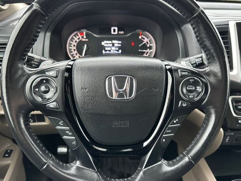 Used 2017 Honda Pilot Touring image 27