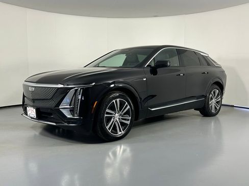 Used 2024 Cadillac Lyriq Luxury AWD/4WD image 3