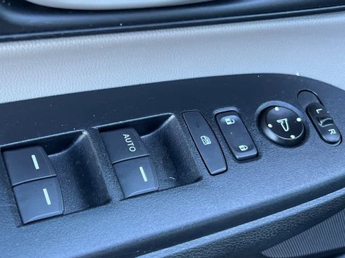 Used 2019 Honda CR-V LX image 13