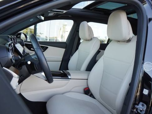 Used 2024 Mercedes-Benz GLC 300 4MATIC image 24