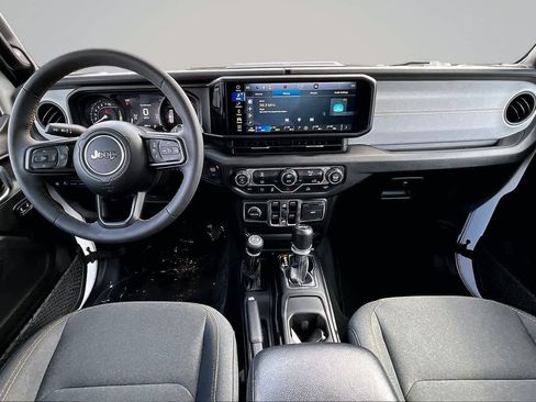 Used 2024 Jeep Wrangler Unlimited AWD/4WD image 10