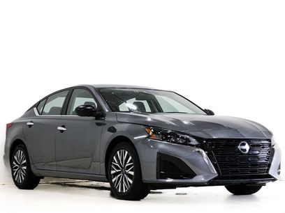Used 2025 Nissan Altima 2.5 SV
