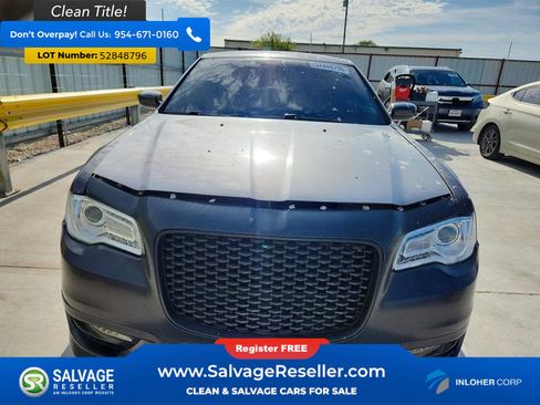 Used 2016 Chrysler 300 Limited RWD image 7
