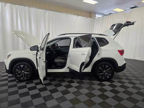 Used 2022 Volkswagen Taos S image 12