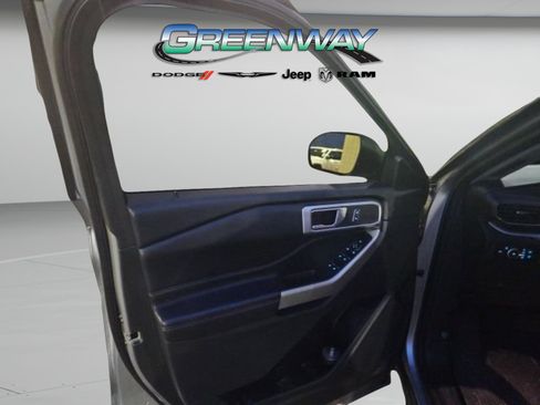 Used 2023 Ford Explorer XLT w/ Equipment Group 202A RWD image 11