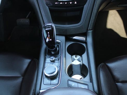 Used 2022 Cadillac XT6 Premium Luxury w/ Technology Package image 25