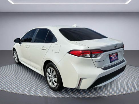 Used 2020 Toyota Corolla LE w/ Carpet Mat Package (TMS) FWD image 4