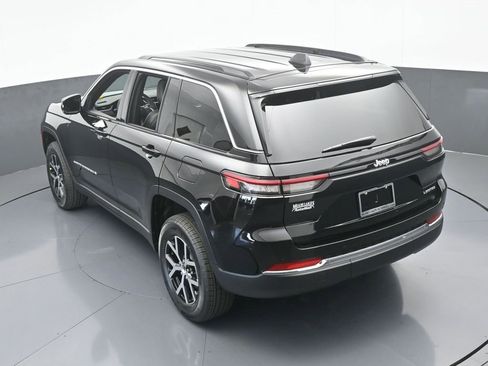 Used 2025 Jeep Grand Cherokee Limited image 38