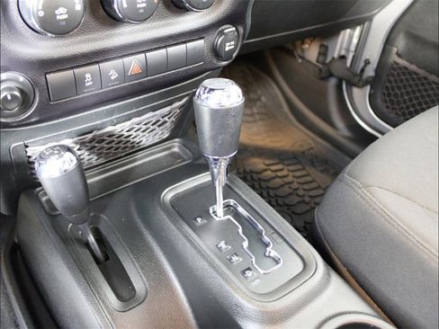 Used 2018 Jeep Wrangler Unlimited Sport S image 19