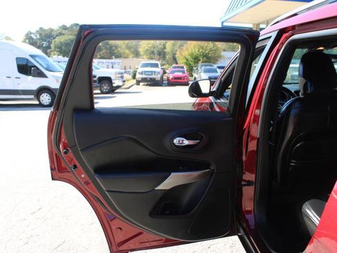 Used 2021 Jeep Cherokee High Altitude image 21