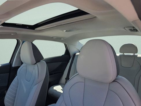 New 2026 Hyundai Elantra Limited FWD image 19