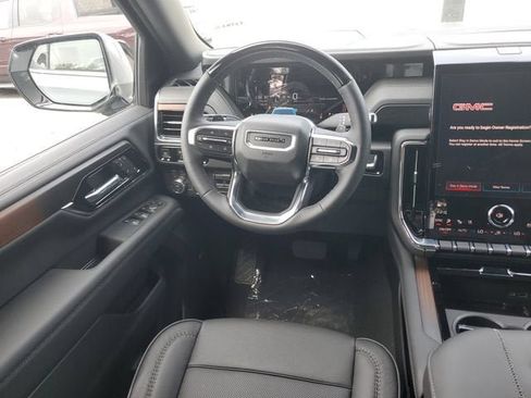 New 2026 GMC Yukon Denali w/ Denali Reserve Package AWD/4WD image 13