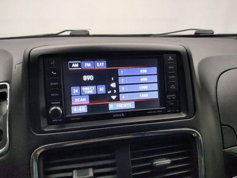 Used 2018 Dodge Grand Caravan SXT FWD image 25