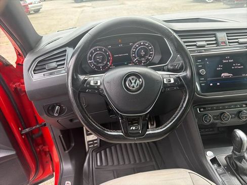 Used 2018 Volkswagen Tiguan SEL Premium w/ R-Line Package FWD image 24