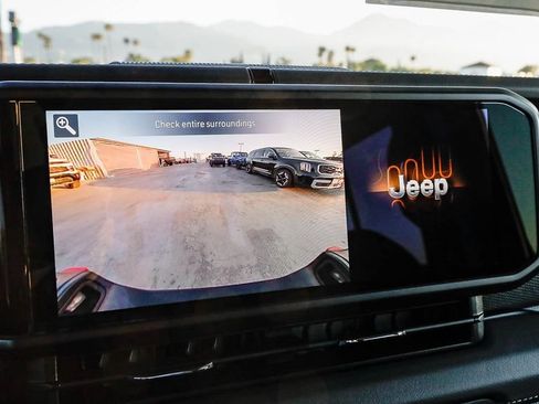 New 2026 Jeep Gladiator Rubicon w/ Safety Group AWD/4WD image 28