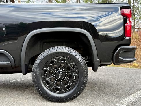 Used 2022 Chevrolet Silverado 2500 LTZ w/ LTZ Plus Package image 10