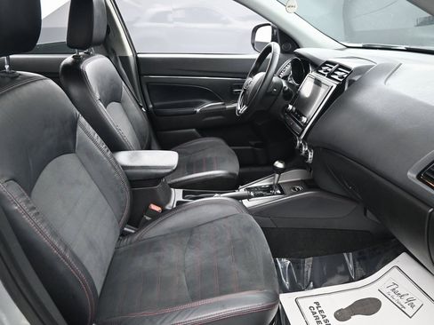 Used 2023 Mitsubishi Outlander Sport SE image 34