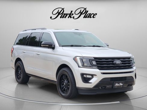 Used 2019 Ford Expedition Limited w/ Equipment Group 303A AWD/4WD image 4
