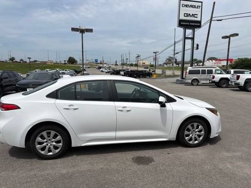 Used 2024 Toyota Corolla LE FWD image 13