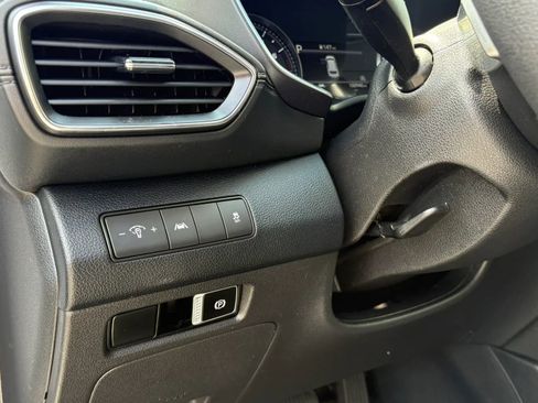 Used 2021 Hyundai Santa Fe SE FWD image 18