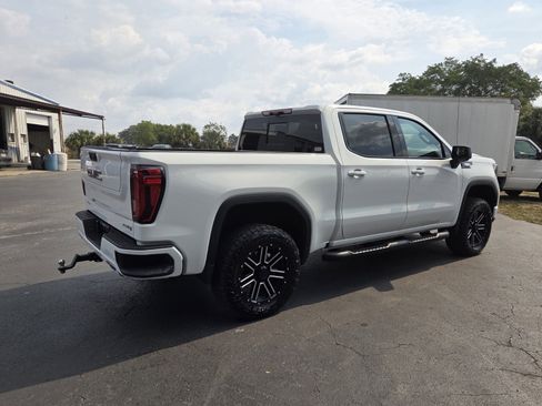 Used 2024 GMC Sierra 1500 AT4 w/ Technology Package image 9