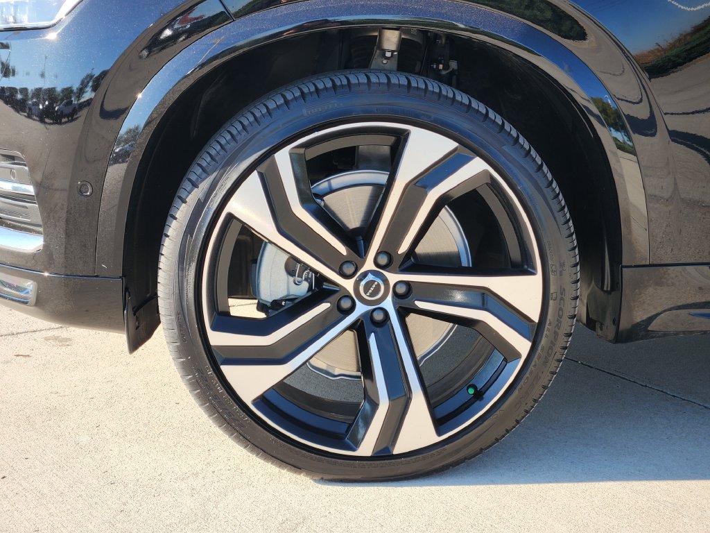 Used 2025 Volvo XC90 B5 Ultra w/ Protection Package Premier AWD/4WD image 10