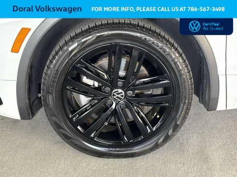 Certified 2022 Volkswagen Tiguan SE R-Line FWD image 10