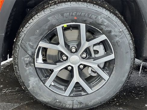 New 2025 Jeep Grand Cherokee L Limited w/ Trailer Tow Package image 8