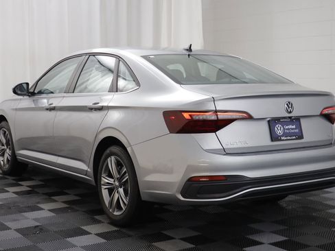 Certified 2022 Volkswagen Jetta SE image 14
