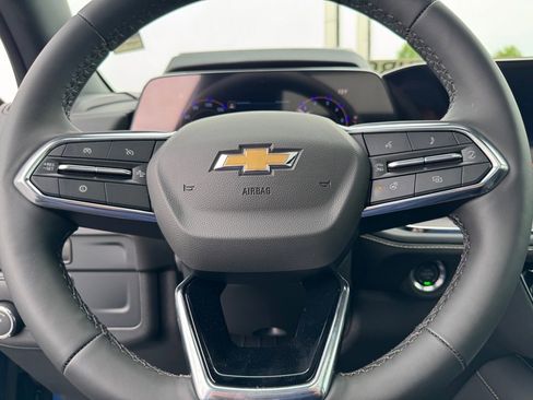 New 2025 Chevrolet Suburban Premier image 17