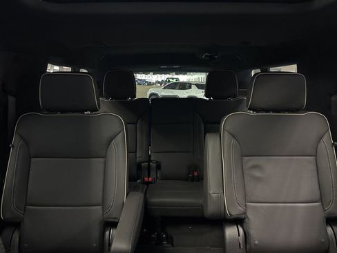 New 2026 Chevrolet Suburban Premier image 24