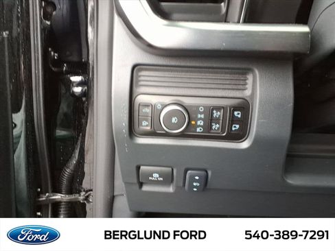 New 2026 Ford F250 Lariat w/ Black Appearance Package image 15