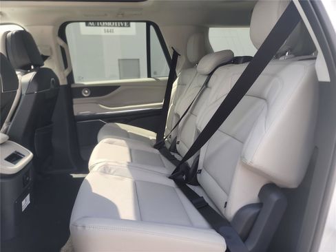 New 2026 Lincoln Navigator L Reserve image 13