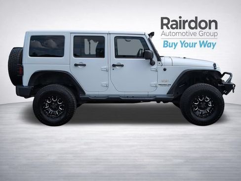 Used 2014 Jeep Wrangler Unlimited Sahara w/ Max Tow Package AWD/4WD image 8