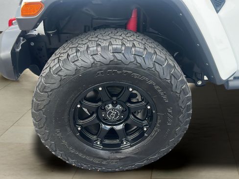 Used 2021 Jeep Wrangler Unlimited Rubicon AWD/4WD image 15
