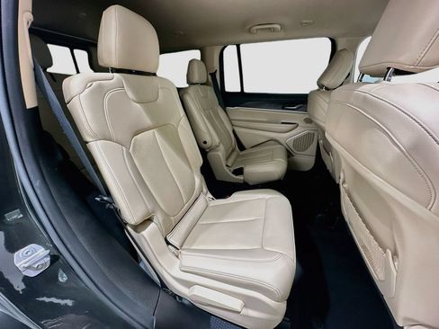 Used 2022 Jeep Grand Cherokee L Limited RWD image 29
