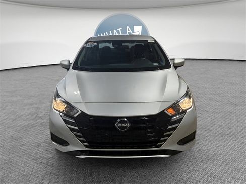Used 2023 Nissan Versa SV image 8