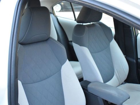 Used 2020 Toyota Corolla LE image 16