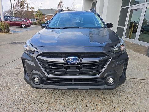 Used 2023 Subaru Outback Premium image 5