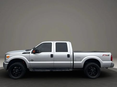 Used 2016 Ford F250 XL w/ Power Equipment Group AWD/4WD image 2