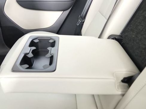 Certified 2026 Volvo XC40 B5 Ultra w/ Climate Package AWD/4WD image 31