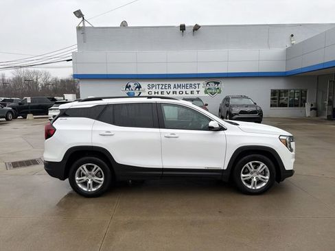 Certified 2022 GMC Terrain SLE w/ Driver Convenience Package image 11