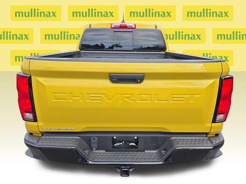 Used 2023 Chevrolet Colorado Z71 w/ Z71 Convenience Package 2 AWD/4WD image 5